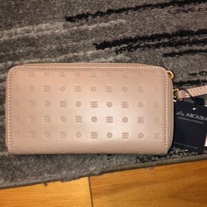 ARCADIA | BNWT Matte Beige Leather Wristlet Wallet